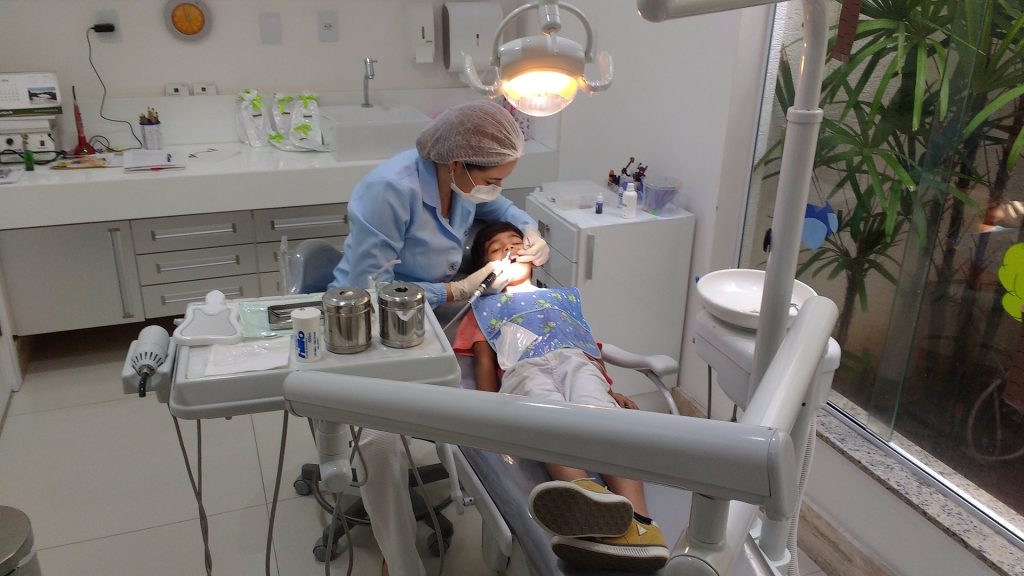 dentist-kid-teeth-dental-care